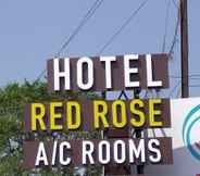 Bên ngoài 3 Hotel Red Rose