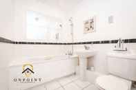 In-room Bathroom ✰ONPOINT 2 bedroom Apartment - River Kennet✰