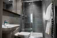 In-room Bathroom ✰Spacious 2 Bedroom Flat, Close to Train Station✰