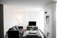 Common Space ✰Spacious 2 Bedroom Flat, Close to Train Station✰