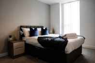 Bedroom ✰Spacious 2 Bedroom Flat, Close to Train Station✰