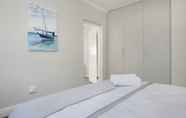 Bedroom 7 Bond Breakaway