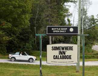 Exterior 2 Somewhere Inn Calabogie