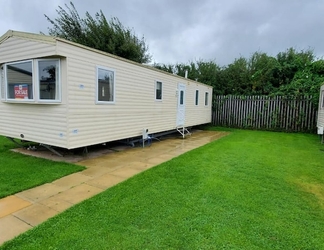 Exterior 2 Cosy Caravan in Rhyl North Wales