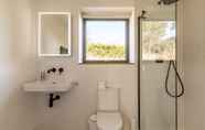 Toilet Kamar 3 Modern 5 Bedroom Home With Garden Panoramic Views