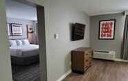 Kamar Tidur 6 Hawthorn Suites by Wyndham Wichita Airport