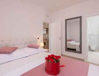 Bedroom 2 Luxury Apartment Domenica