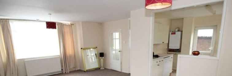 Lobby Inviting 5-bed House in Stockport Bramhall