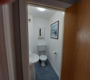 In-room Bathroom 7 Glenmanus Holiday Apartment Portrush