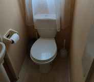 In-room Bathroom 7 Cairnryan Heights t-a Brae Holiday Homes