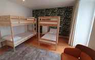 Kamar Tidur 4 Azores Inn - Family Suites Hostel