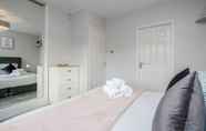 Bedroom 5 Ascot Pet Friendly 4 Bed House Parking