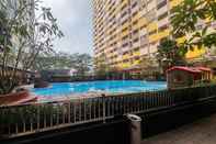Hồ bơi 2BR Modern Furnished Apartment Sentra Timur
