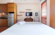 Kamar Tidur 4 Homey and Cozy Living Studio at Pakubuwono Terrace Apartment