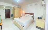 Kamar Tidur 7 Spacious Studio Room with Sofa Bed at Emerald Towers Apartment