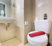 In-room Bathroom 7 Homey and Clean 1BR Apartment at Parahyangan Residence