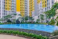 Swimming Pool Elegant and Nice Studio at Springlake Sumarecon Apartment