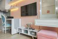 ห้องนอน Modern and Stylish Studio at West Vista Apartment