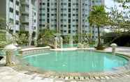 Kolam Renang 5 Comfortable 1BR @ Sky Terrace Apartment in Strategic Area