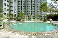 Swimming Pool Comfortable 1BR @ Sky Terrace Apartment in Strategic Area