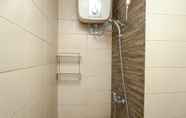 Toilet Kamar 7 Comfortable 1BR @ Sky Terrace Apartment in Strategic Area