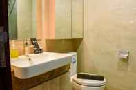 In-room Bathroom Strategic and Minimalist Studio at Menteng Park Apartment
