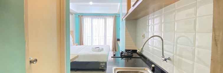 Phòng ngủ Modern and Comfy Studio Room at Grand Asia Afrika Apartment