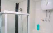 Toilet Kamar 6 Cozy and Simple Living 1BR Grand Kamala Lagoon Apartment