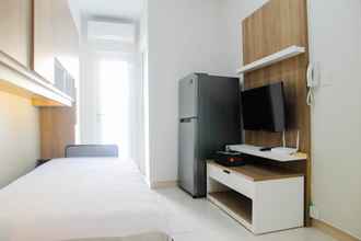 ห้องนอน 4 2BR with Sofa Bed at Springlake Summarecon Apartment