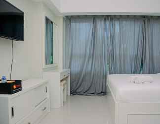 Bedroom 2 Studio Apartment with Garden View at The Springlake View Summarecon