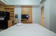 Bedroom 5 Comfy and Nice Studio Apartment at Tamansari Mahogany