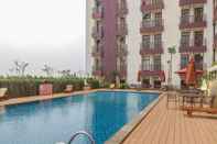 Kolam Renang Great Deal Studio at Dave Apartment near Campus