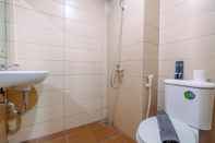 In-room Bathroom Comfort Living Studio at Margonda Residence 5 Apartment