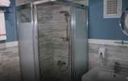 In-room Bathroom 3 Park Otel