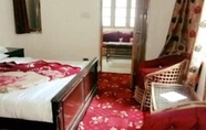 Kamar Tidur 7 Troutland Hotel Naran