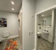 In-room Bathroom 6 Kempston Suites Liverpool Apartment 11