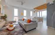 Common Space 4 Stunning Apartment in a Central Location With Views