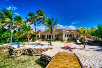 Exterior 4 Private Beach Ocean Front Boat Dock Tiki Bar