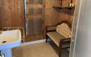 In-room Bathroom 2 Economical 2BR Small Furnished Annex-high Wycombe