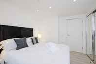 Bedroom Modern 2 Bed Home in Aberdeen