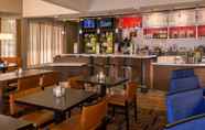 Quầy bar, cafe và phòng lounge 5 Courtyard by Marriott Richmond Scott’s Addition