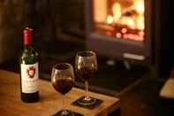 Bar, Cafe and Lounge Luxury Thatched Country Cottage - Dartmoor, Devon