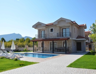 Exterior 2 Stunning 4-bed Villa Konak Private & Pool