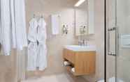 In-room Bathroom 5 Hotel BFRESH - Pool - Fitness - Padel - By Oporto Collection - Private Parking