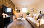 Common Space 4 The Highgate Hideaway - Modern Stylish 2bdr Flat