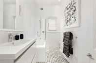 Toilet Kamar U Suites Hataitai - Gorgeous Classic Wellington Two Story Villa