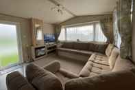 Ruang Umum Holiday Park Caravan Fluffy in Harts Holiday Park