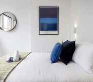 Phòng ngủ 3 Modern and Bright Highgate Gem