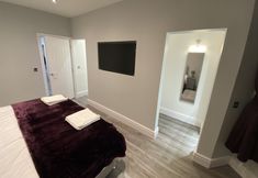 Bedroom 6 Edward Place Luxury Hot Tub Apartments
