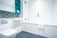 Toilet Kamar High Rise 1 Bedroom Apartment in Southbank